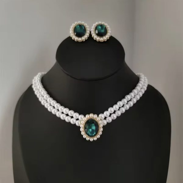 Pearl necklace